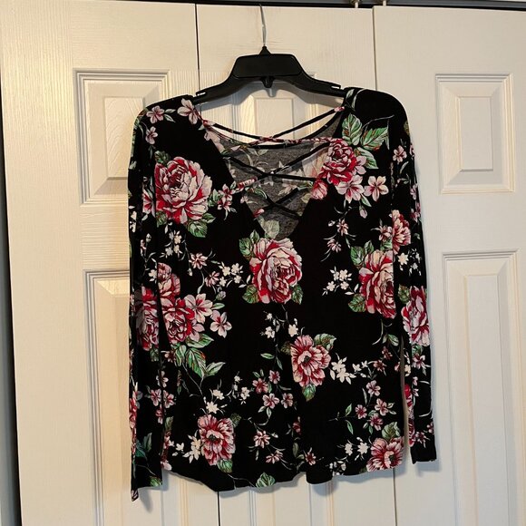 Shirt - Picture 4 of 4